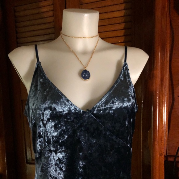 Boutique Navy velvet dress - Picture 2 of 8